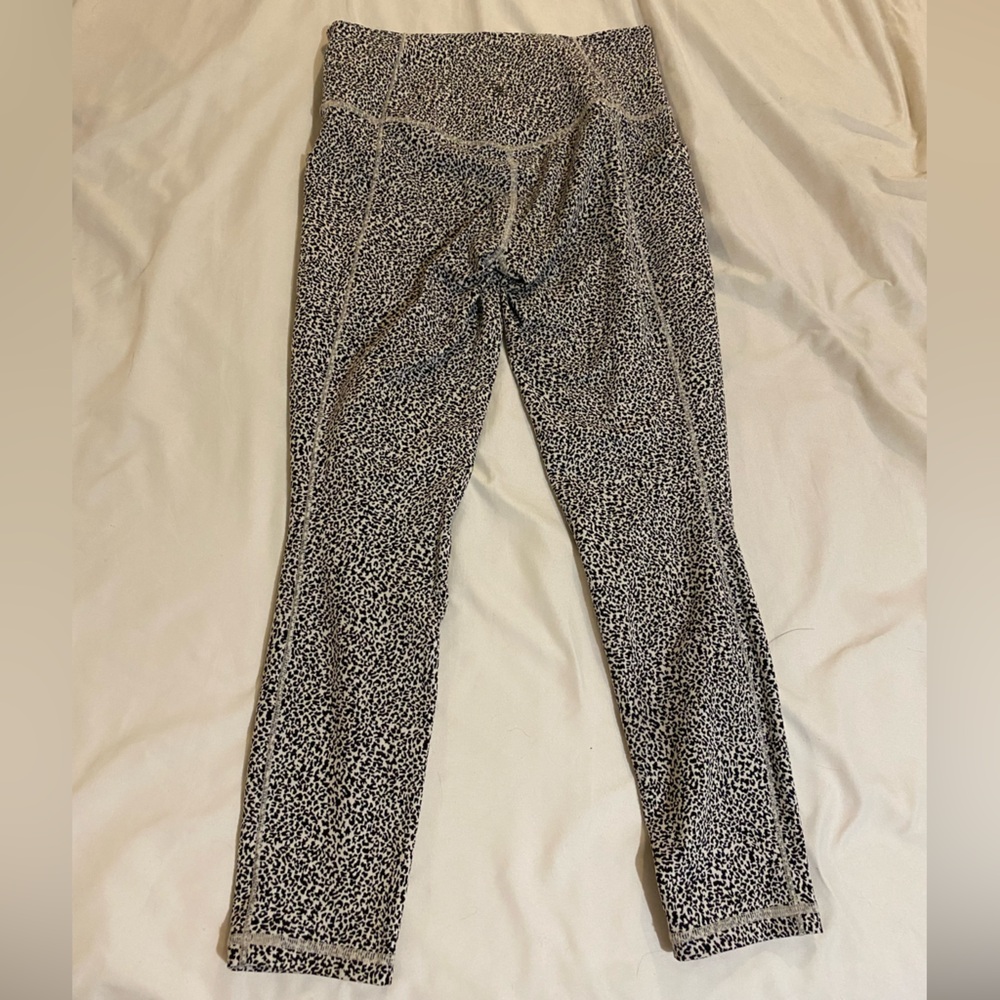 Athleta Salutation Stash II Textured Tight
